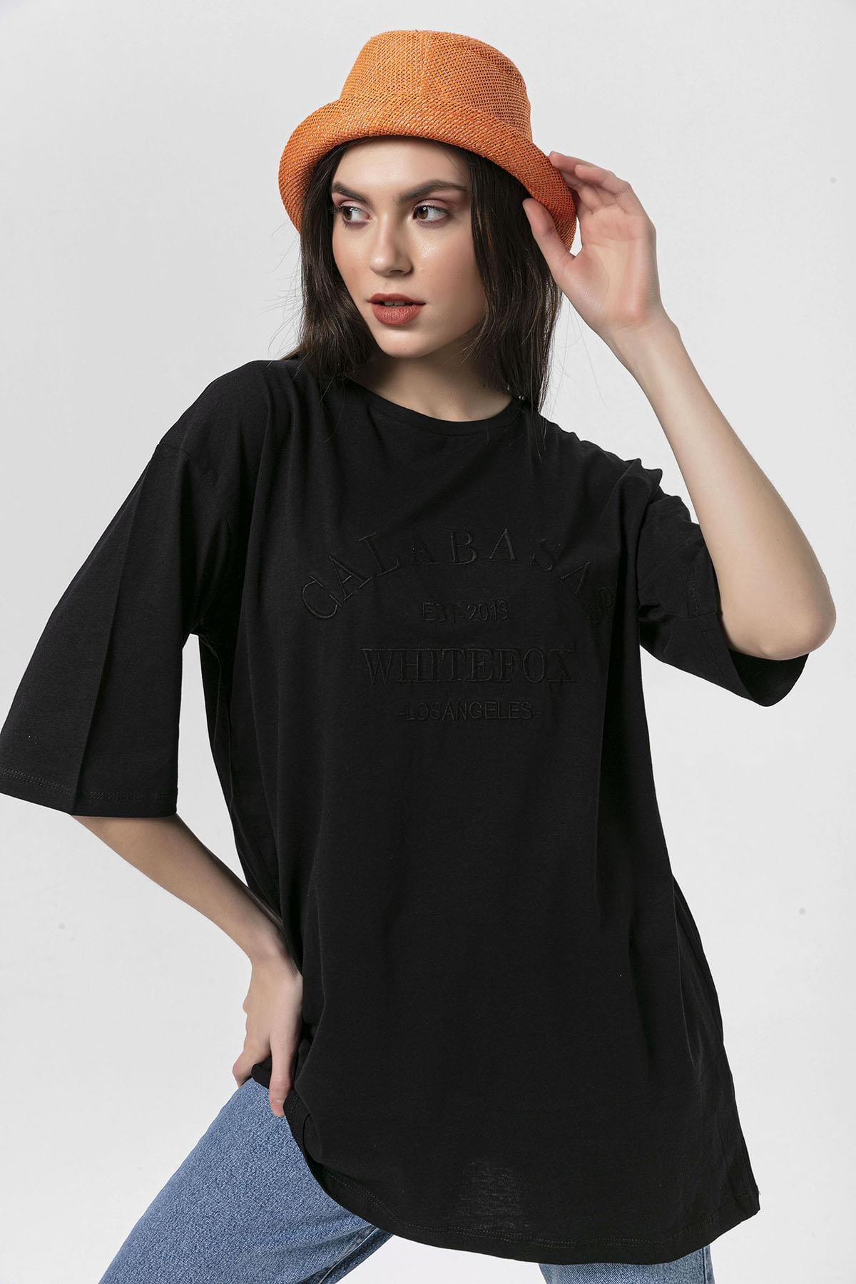 Kadın Önü Nakış Detaylı Bisiklet Yaka Oversize T-Shirt