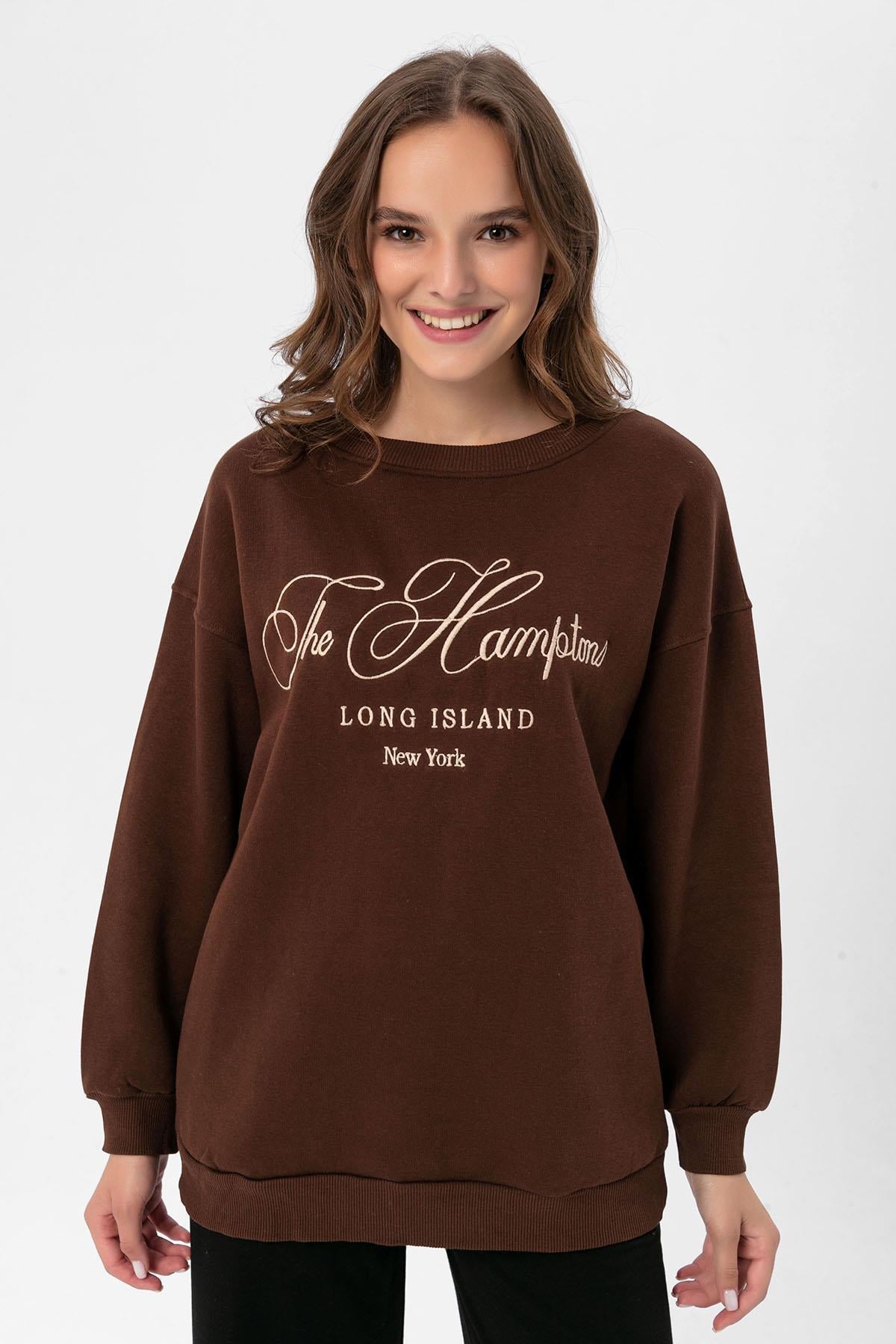 Kadın Önü Nakış Detaylı Üç İplik Oversize Sweatshirt 235005 -