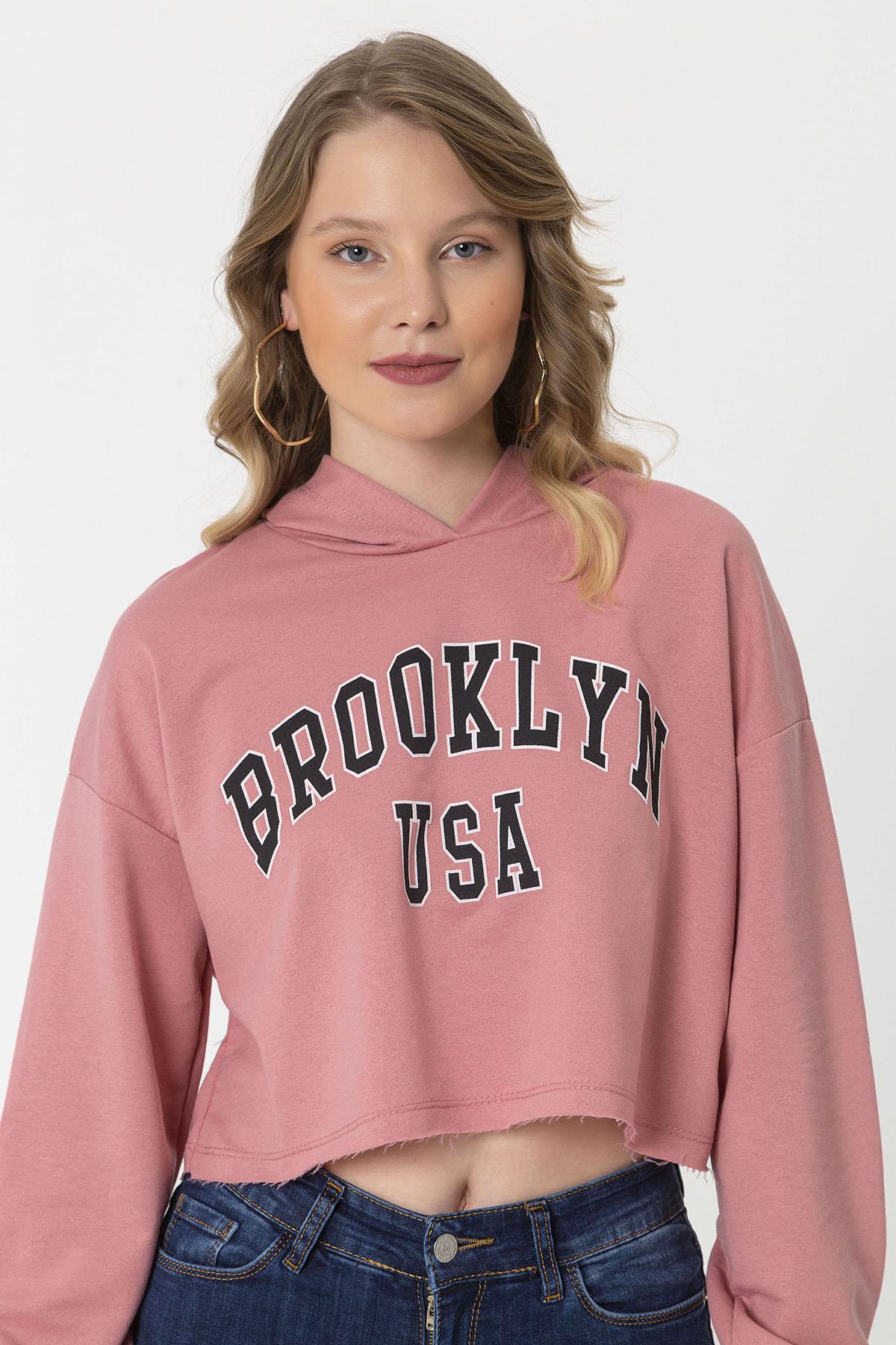Kadın Önü Yazılı Kapüşonlu Kısa Sweatshirt
