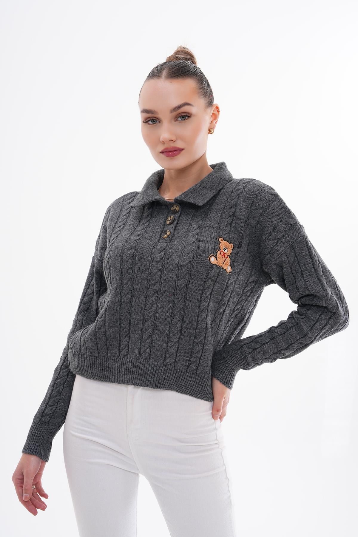 Kadın Polo Yaka Ayıcık Nakışlı Kazak 245413 -