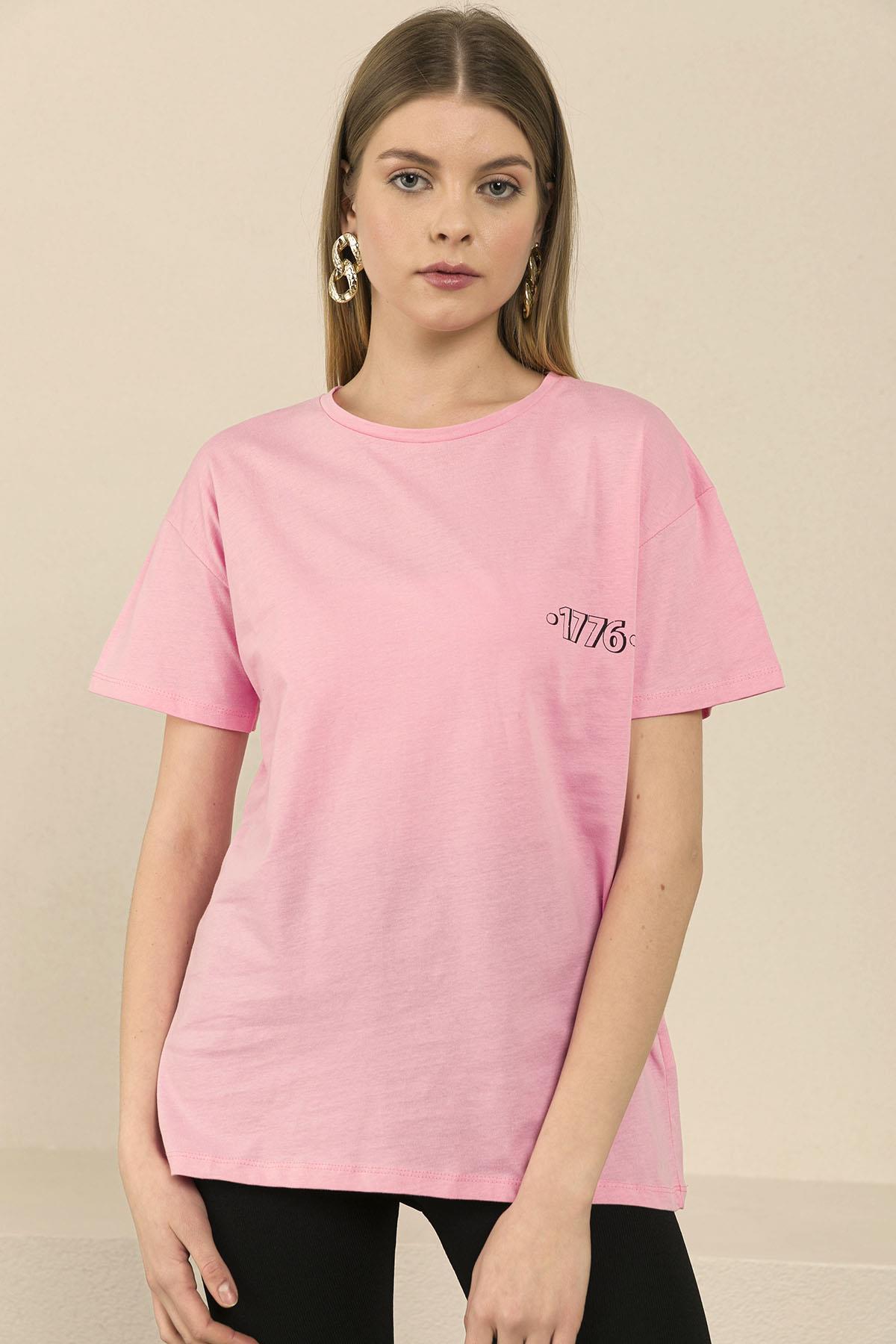 Kadın Sırt Baskı Detaylı Bisiklet Yaka T-Shirt