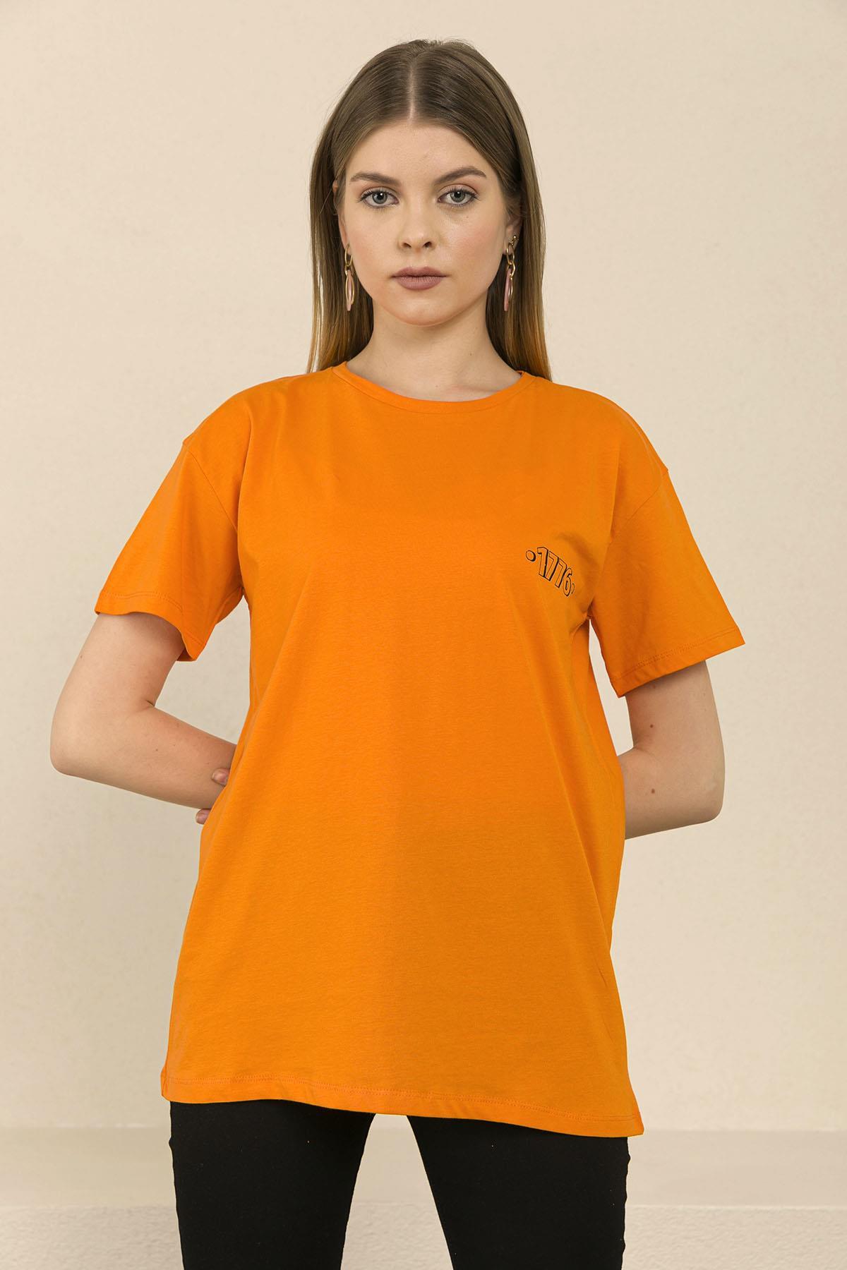 Kadın Sırt Baskı Detaylı Bisiklet Yaka T-Shirt
