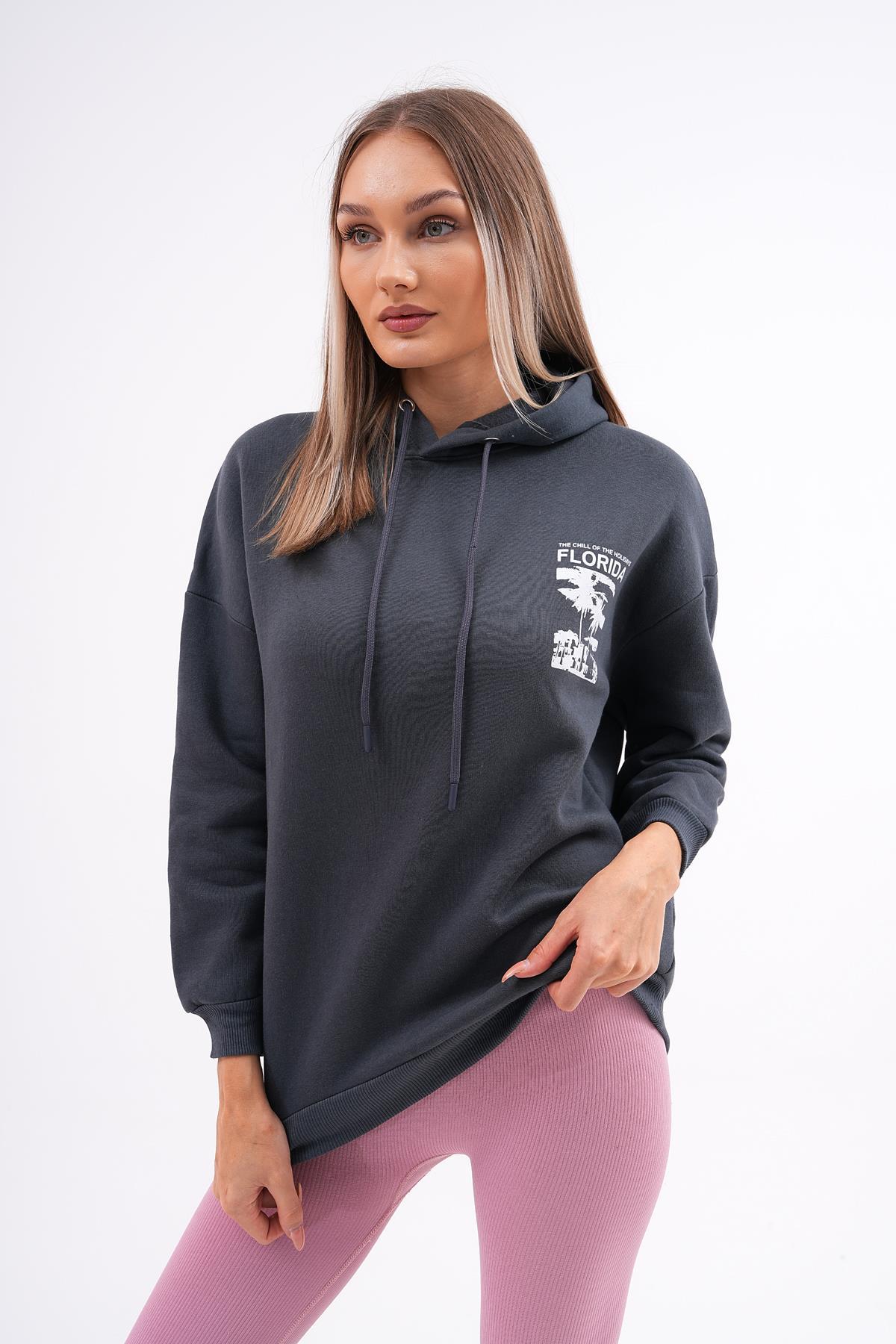 Kadın Sırt Baskı Detaylı Kapüşonlu Üç İplik Sweatshirt 245128 -