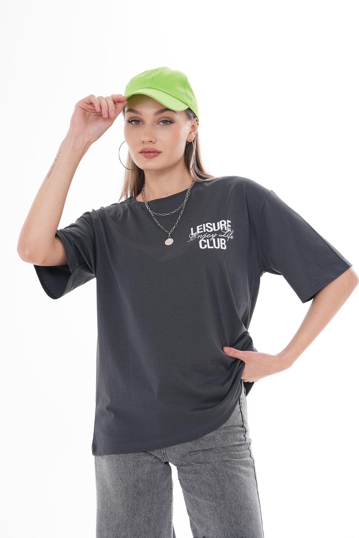 Kadın Sırt Baskılı Bisiklet Yaka Oversize Tişört 250111 -