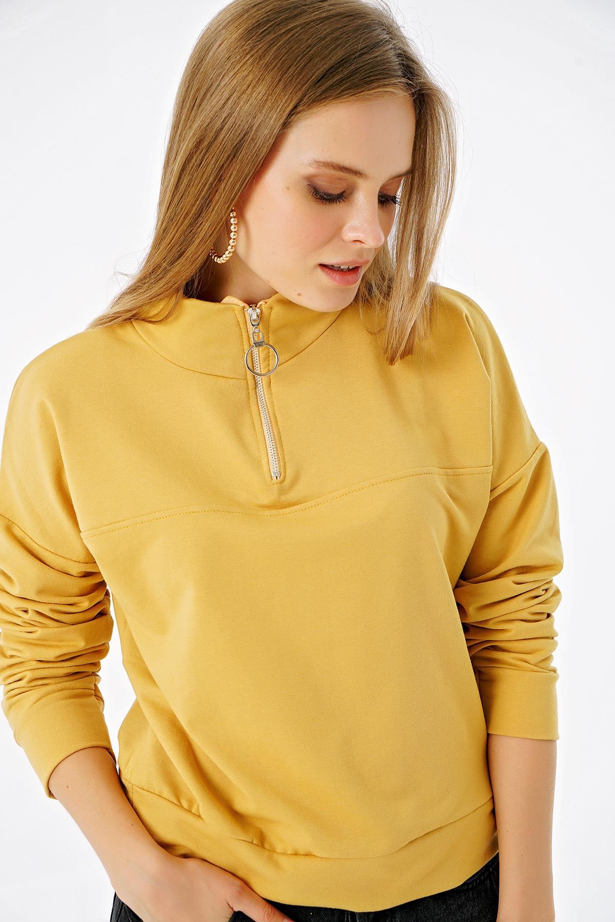 Kadın Yakası Fermuarlı Dik Yaka Sweatshirt