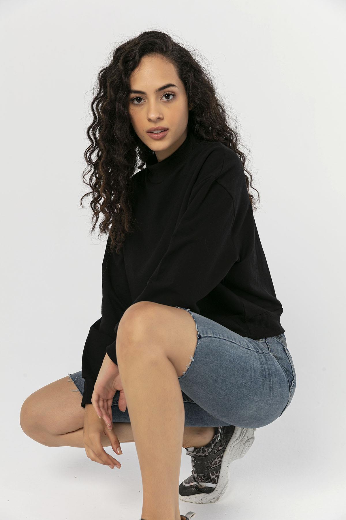 Kadın Yarım Balıkçı Detaylı Sweatshirt