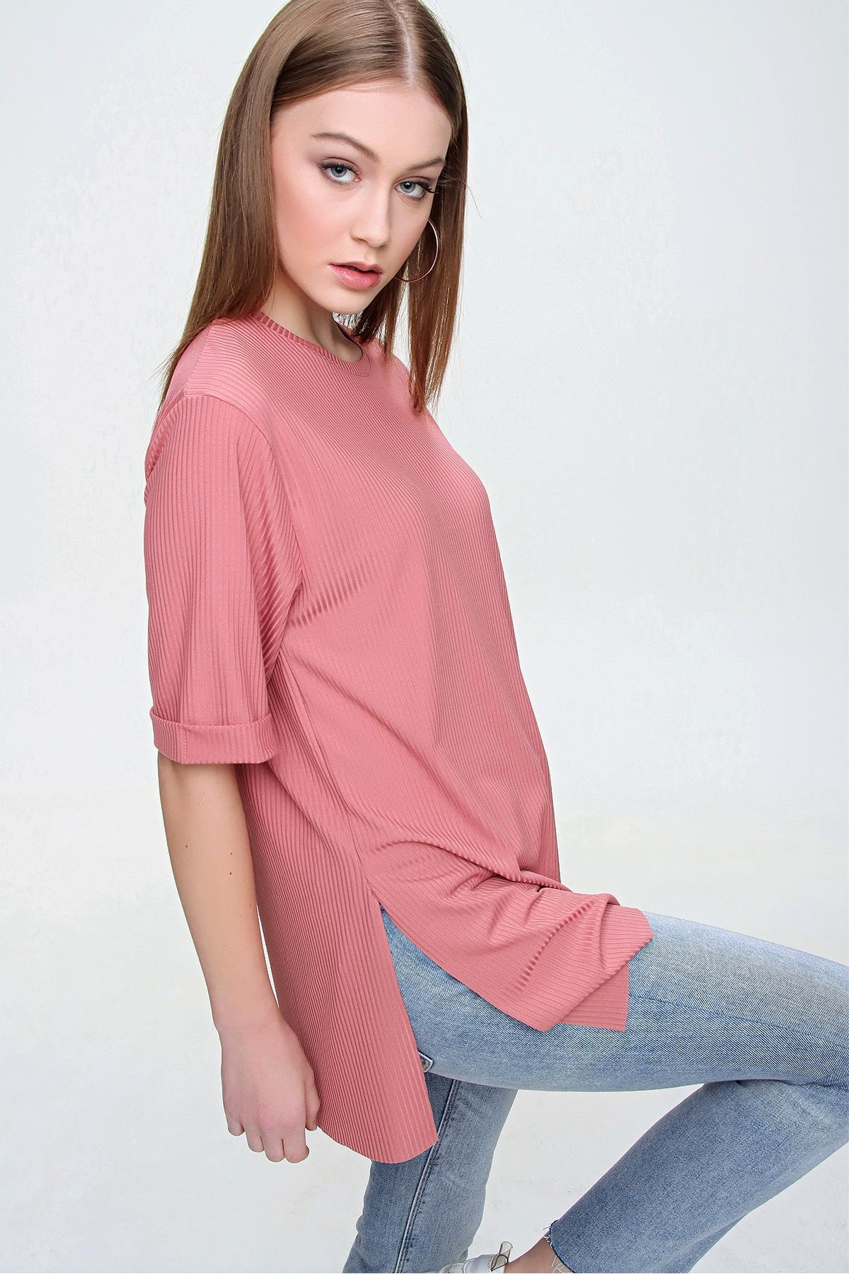 Kadın Yırtmaçlı Fitilli Oversize Uzun Tişört 240045 -