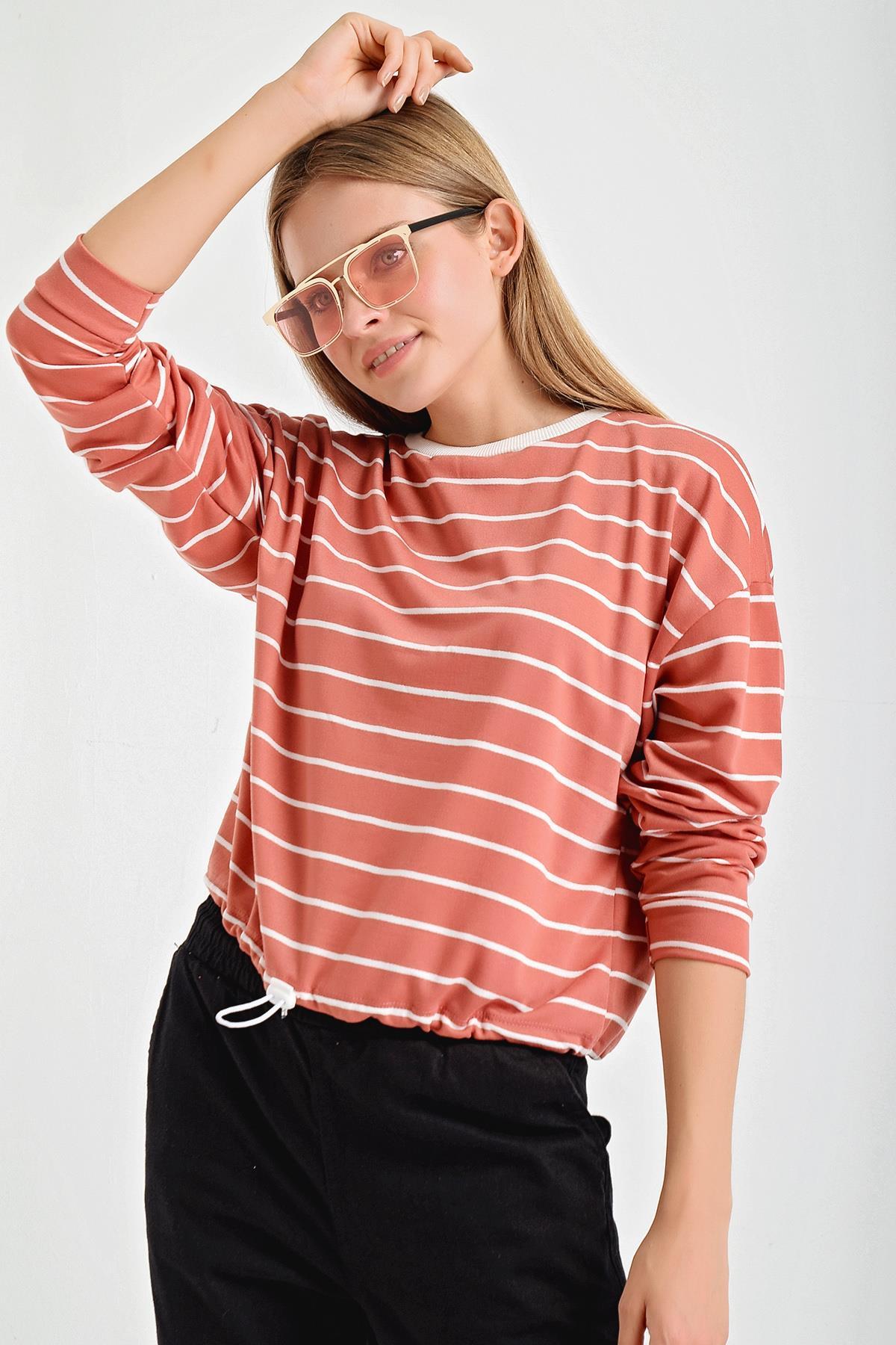 Yatay Çizgili Lastik Detaylı Bisiklet Yaka Sweatshirt