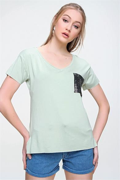 Kadın Cebi Pul İşlemeli V Yaka Oversize Tişört 240079 -