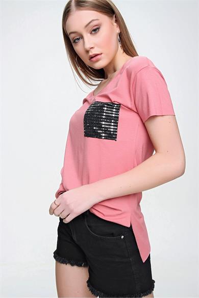 Kadın Cebi Pul İşlemeli V Yaka Oversize Tişört 240079 -