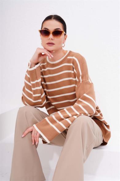 Kadın Çizgi Desenli Yırtmaç Detaylı Oversize Triko Örme Kazak 255020 -