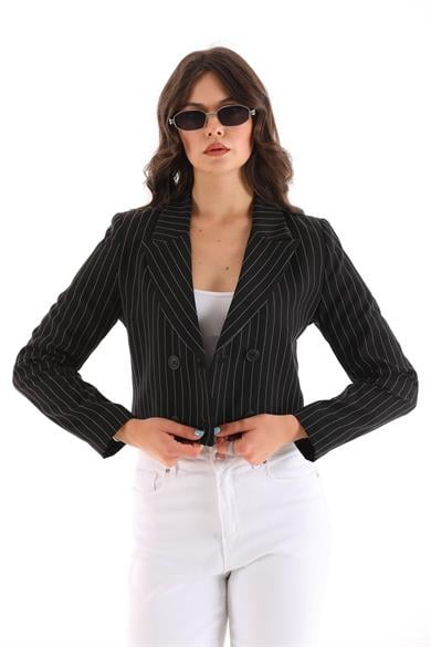 Kadın Kısa Düğme Kapamalı Blazer Ceket 250218 - 260314
