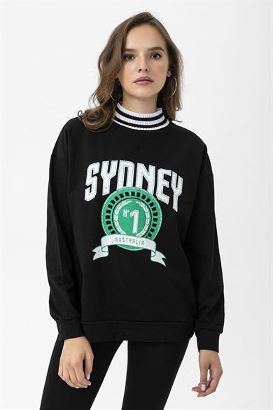 Kadın Ön Baskı Detaylı Yaka Ribanalı Oversize Kolej Sweatshirt