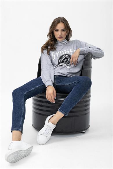Kadın Ön Baskı Detaylı Yaka Ribanalı Oversize Kolej Sweatshirt