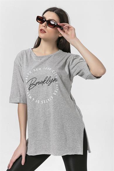Kadın Önü Baskılı Yan Yırtmaç Detaylı Oversize T-Shirt