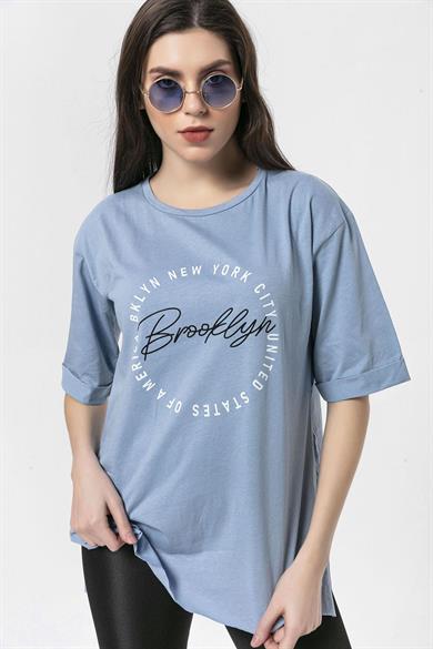 Kadın Önü Baskılı Yan Yırtmaç Detaylı Oversize T-Shirt
