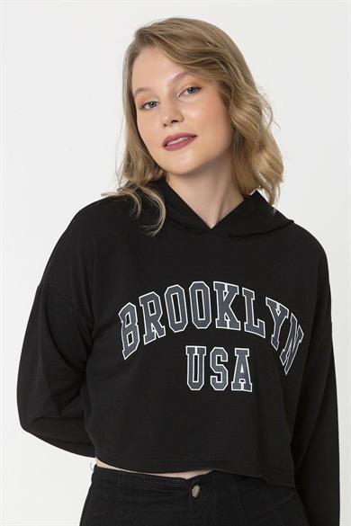 Kadın Önü Yazılı Kapüşonlu Kısa Sweatshirt