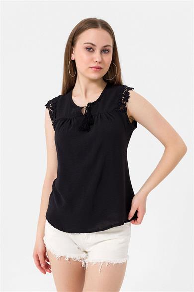 Kadın Yakası Bağlamalı Kolları Dantel Detaylı Kolsuz Bluz 240469 -