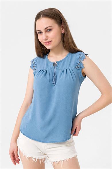 Kadın Yakası Bağlamalı Kolları Dantel Detaylı Kolsuz Bluz 240469 -