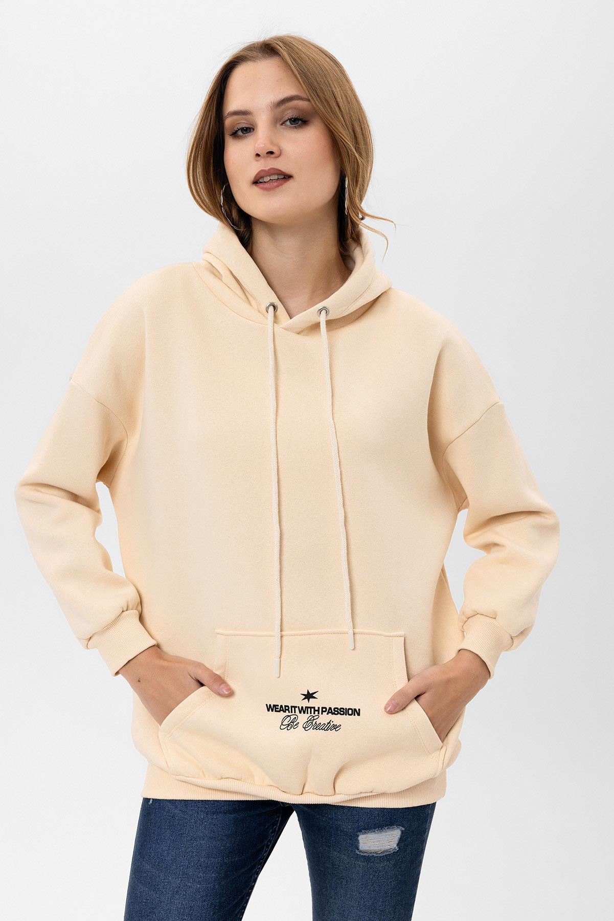 Kadın Arkası Baskı Detaylı Kanguru Cepli Kapüşonlu Oversize Sweatshirt