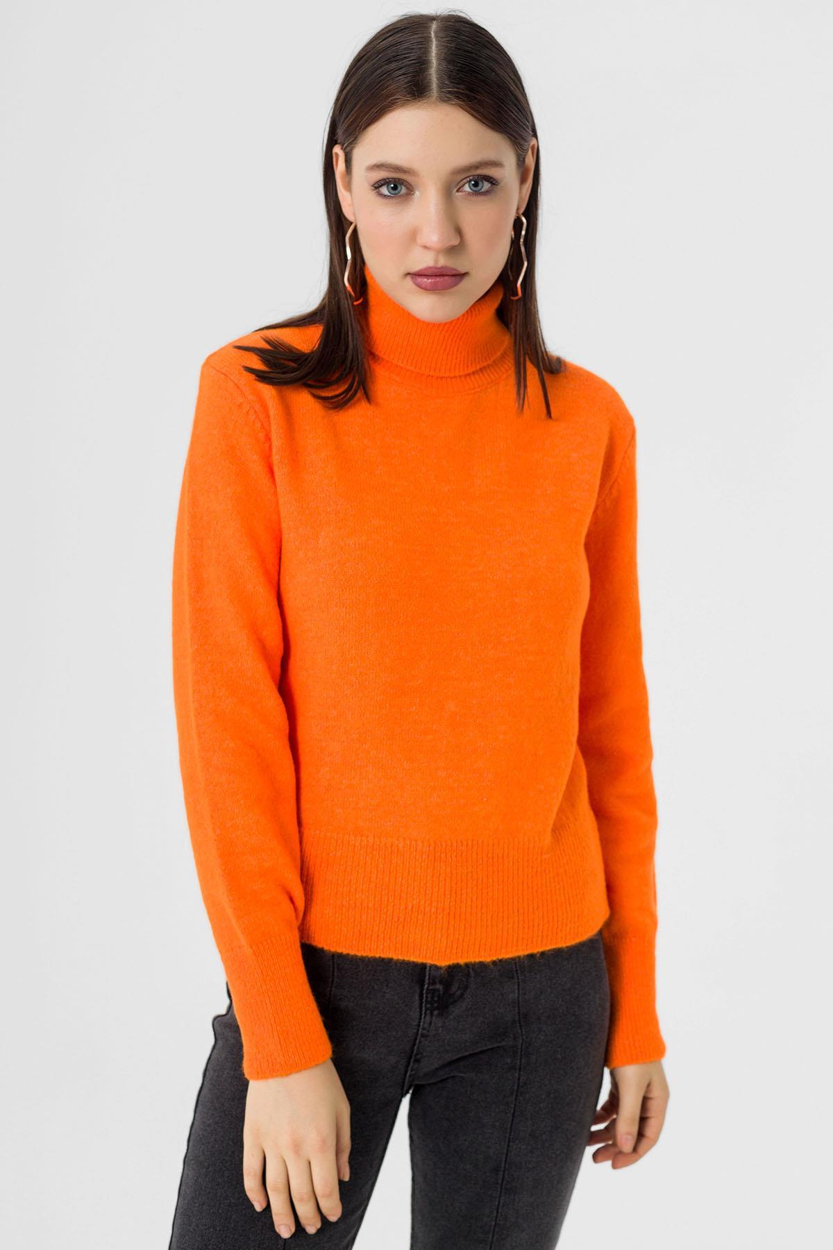 Kadın Balıkçı Yaka Yumoş Örme Triko Kazak