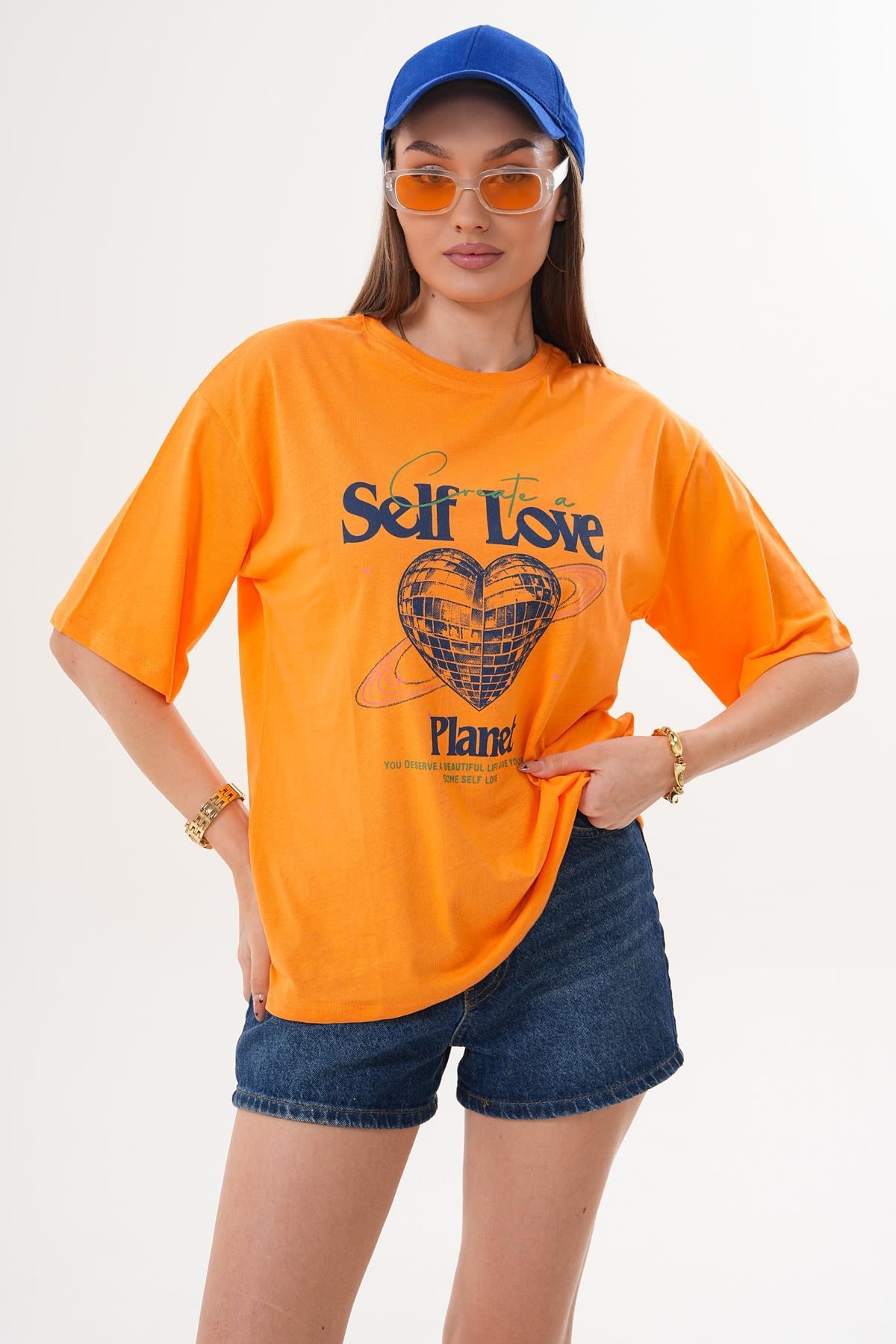 Kadın Baskı Detaylı Bisiklet Yaka Oversize Tişört 260258 -