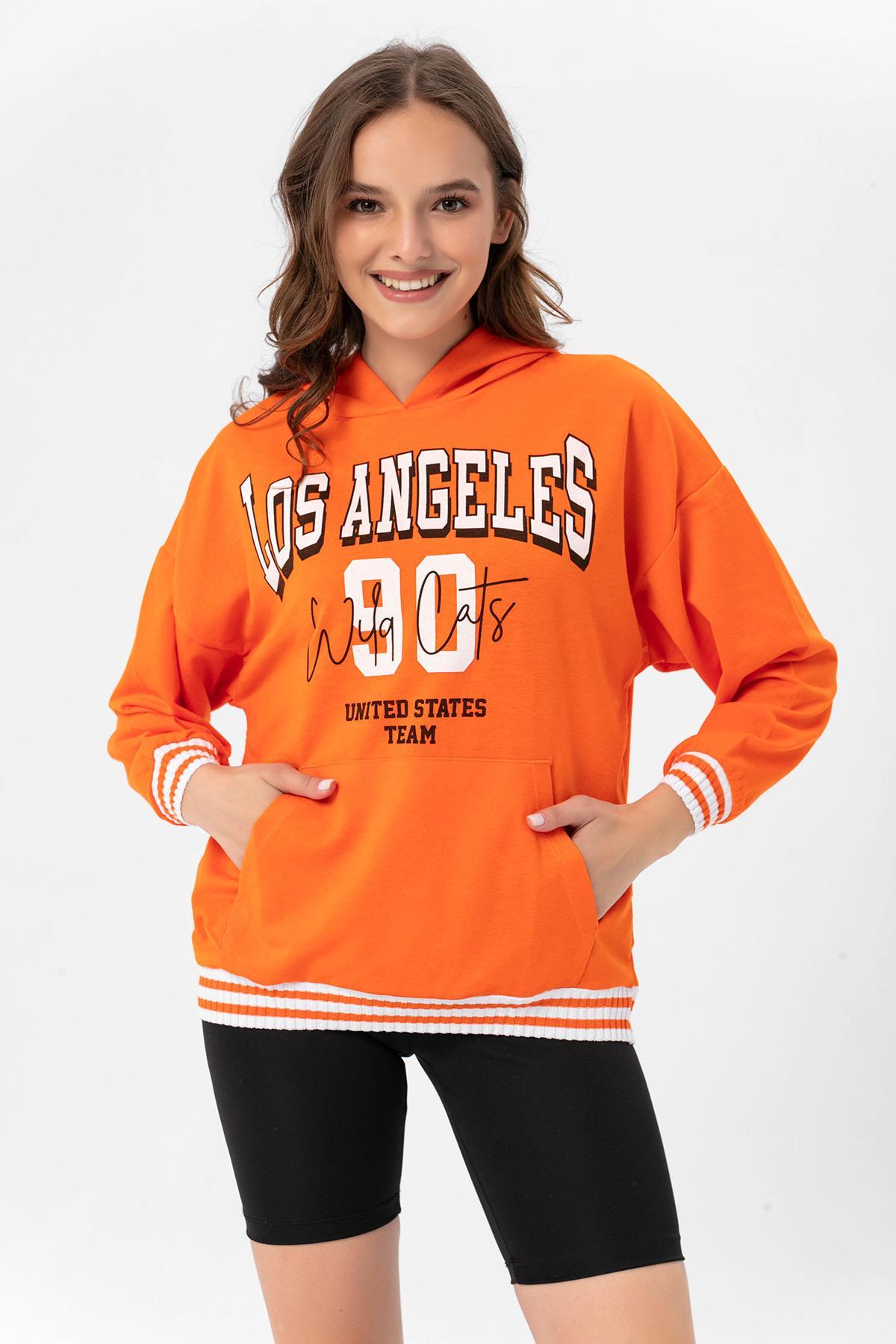 Kadın Baskı Detaylı Kanguru Cepli Kapüşonlu Sweatshirt