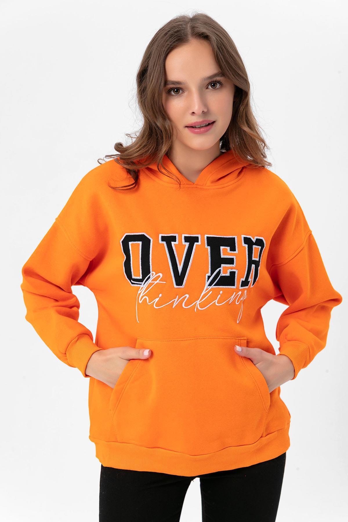 Kadın Baskı Detaylı Kanguru Cepli Kapüşonlu Üç İplik Sweatshirt 235004 -