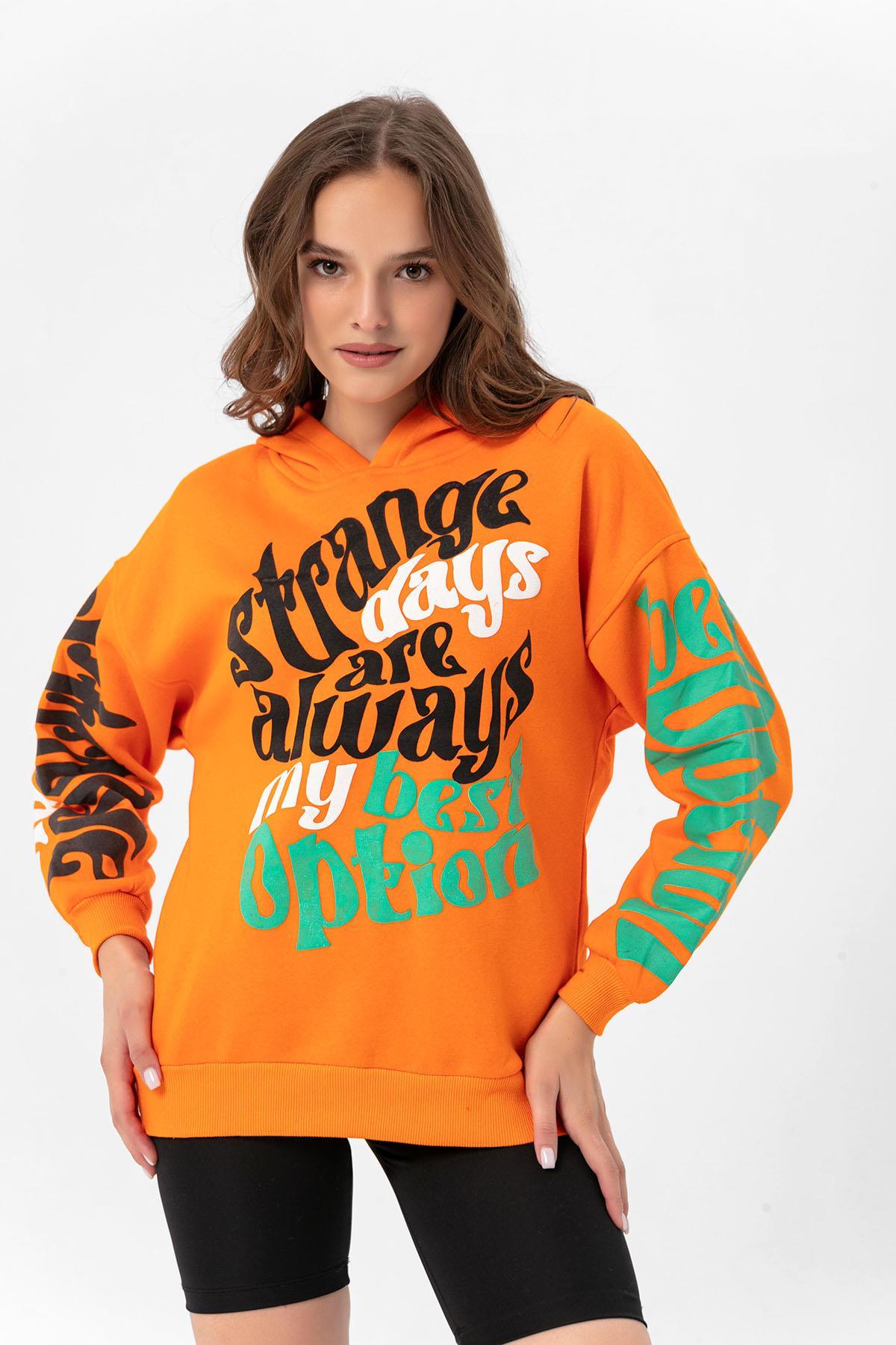 Kadın Baskı Detaylı Kapüşonlu Üç İplik Oversize Sweatshirt 235006 -