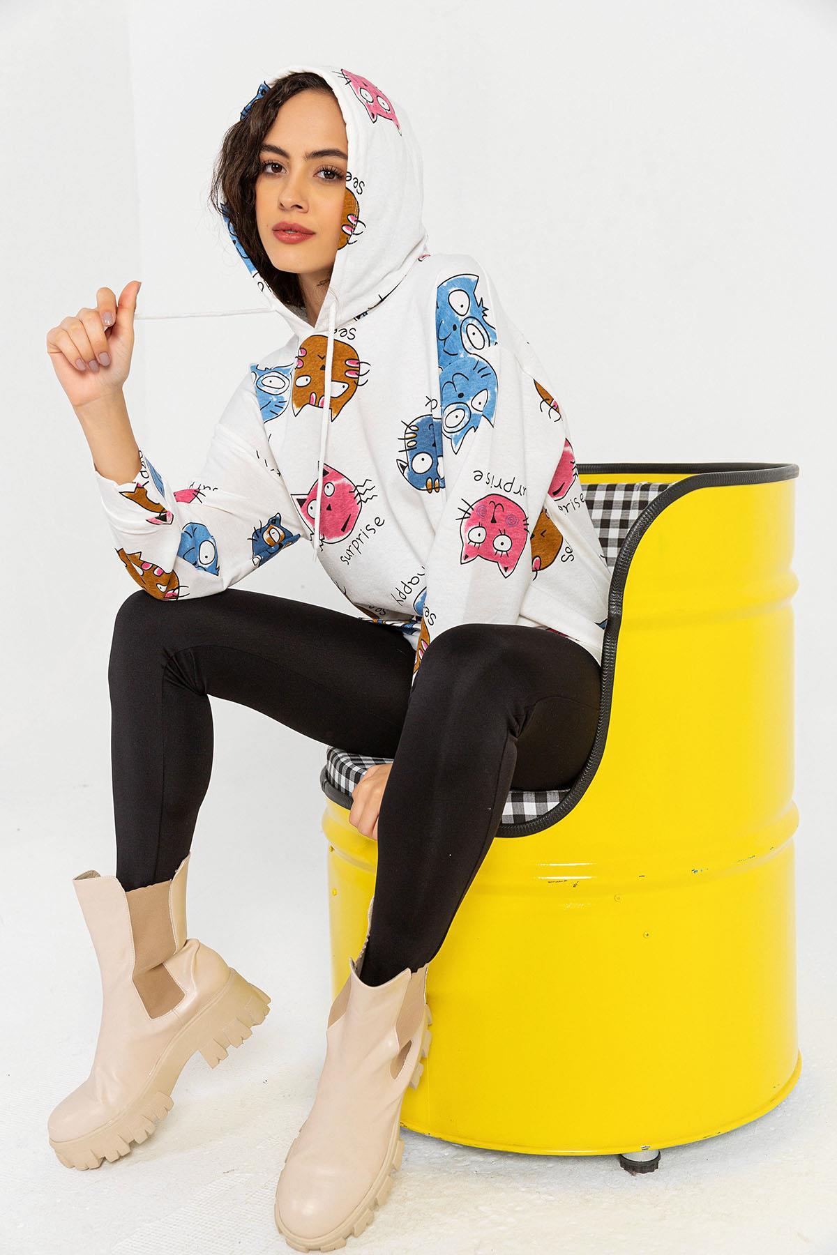 Kadın Baskı Detaylı Kapüşonlu Uzun Sweatshirt