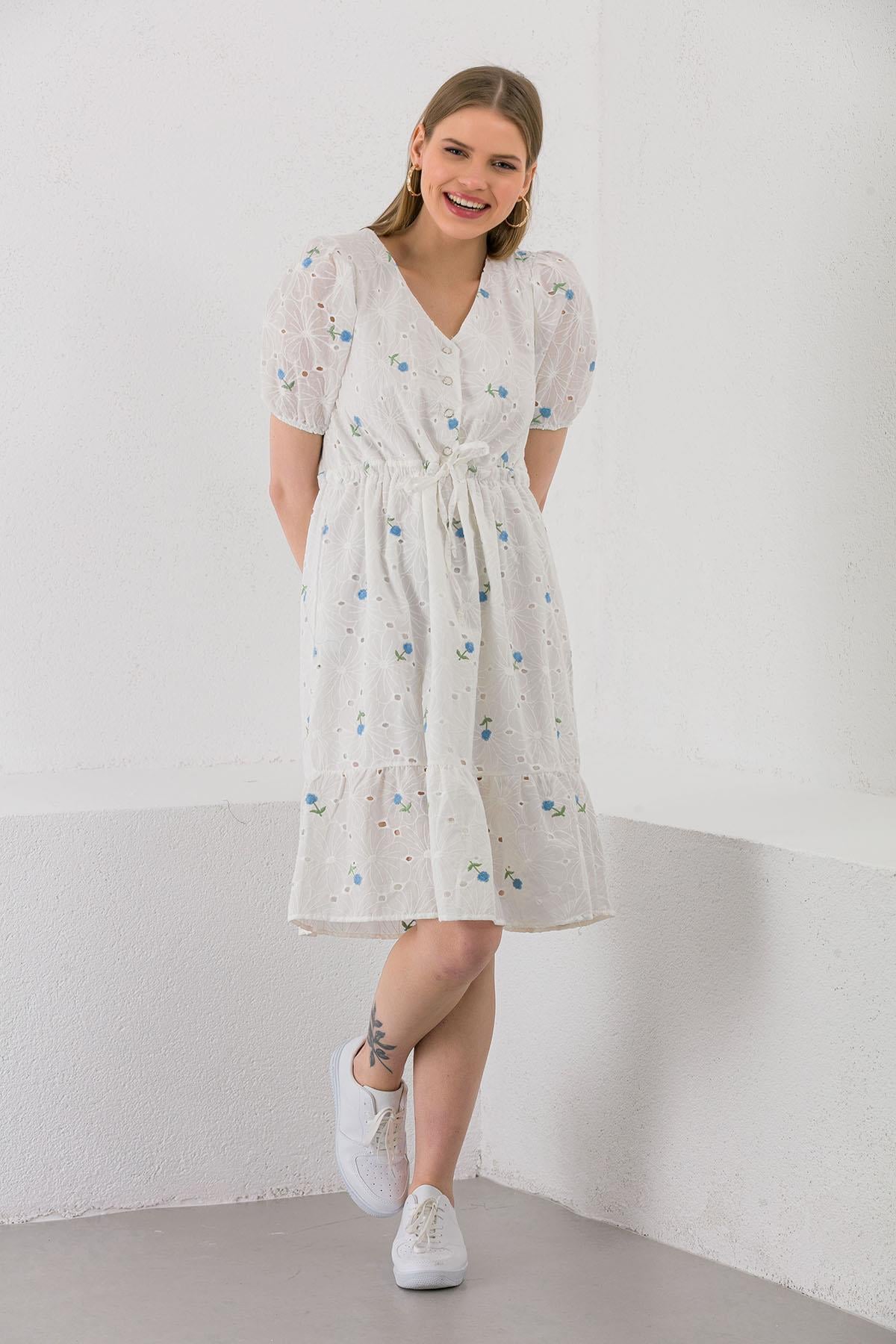 Kadın Çiçek Nakış İşlemeli Önü Düğmeli Günlük Elbise