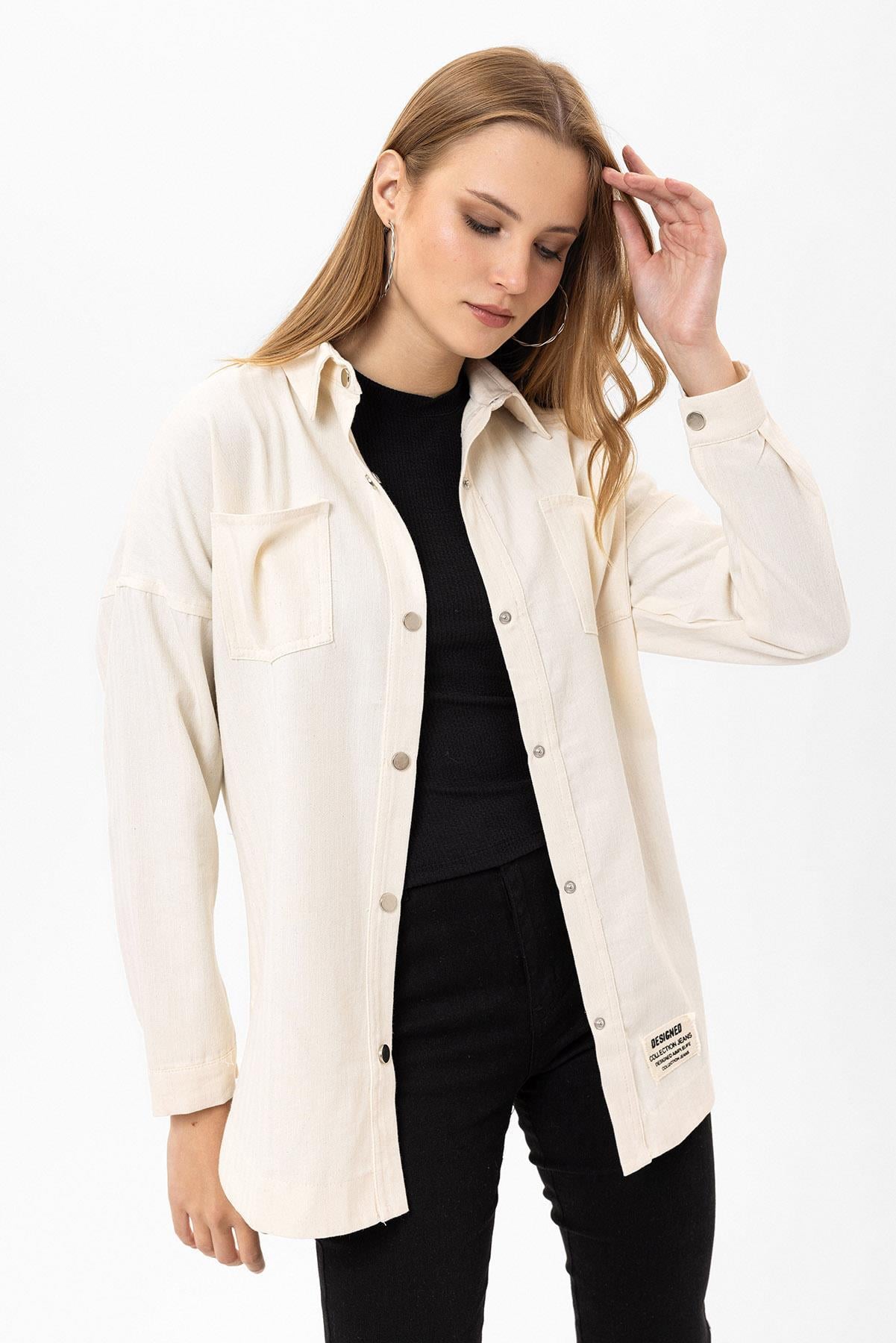 Kadın Çift Cep Detaylı Çıtçıt Kapamalı Oversize Gabardin Gömlek