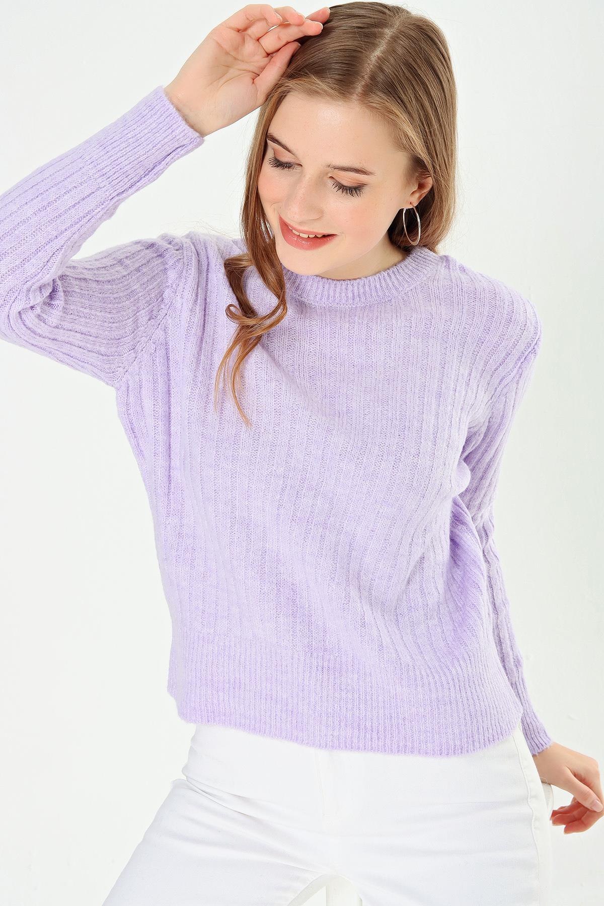 Kadın Fitilli Kısa Yumoş Örme Kazak