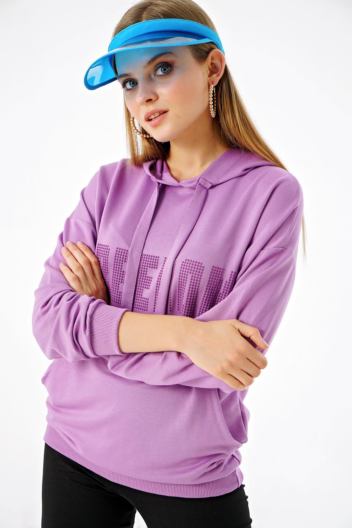 Kadın Freedom Baskılı Cepli Kapüşonlu Sweatshirt