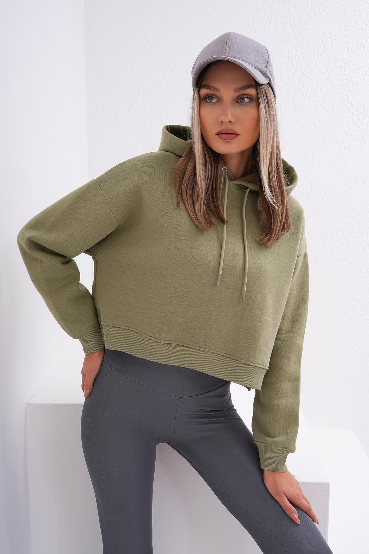 Kadın Kapüşonlu Yan Yırtmaç Detaylı Üç İplik Kısa Sweatshirt 245119 -