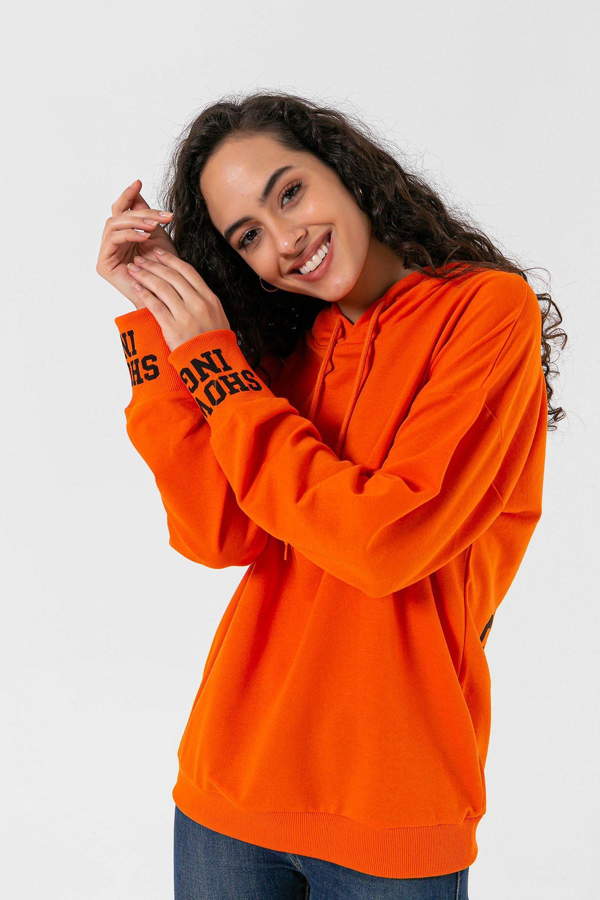 Kadın Kol Sırt Baskı Detaylı Kapüşonlı Oversize Sweatshirt