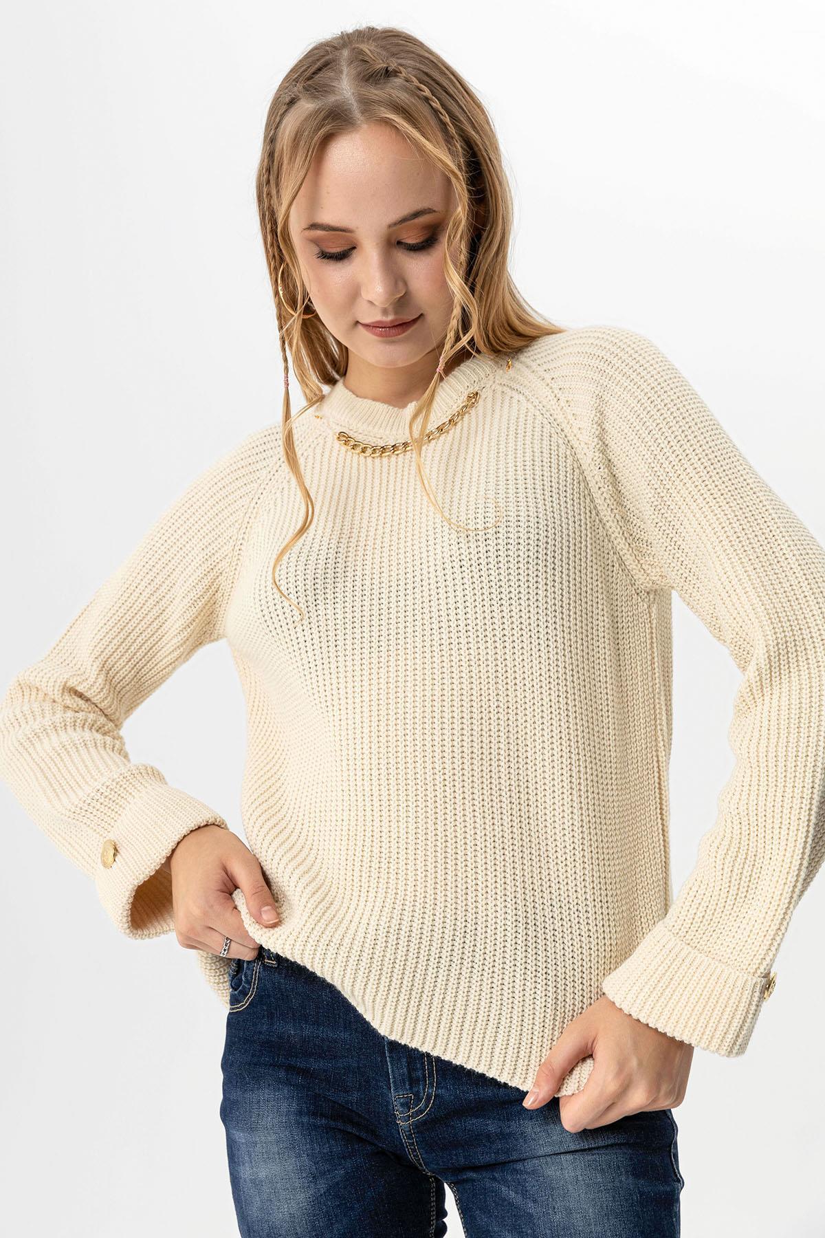 Kadın Kolye Detaylı Triko Örme Kazak