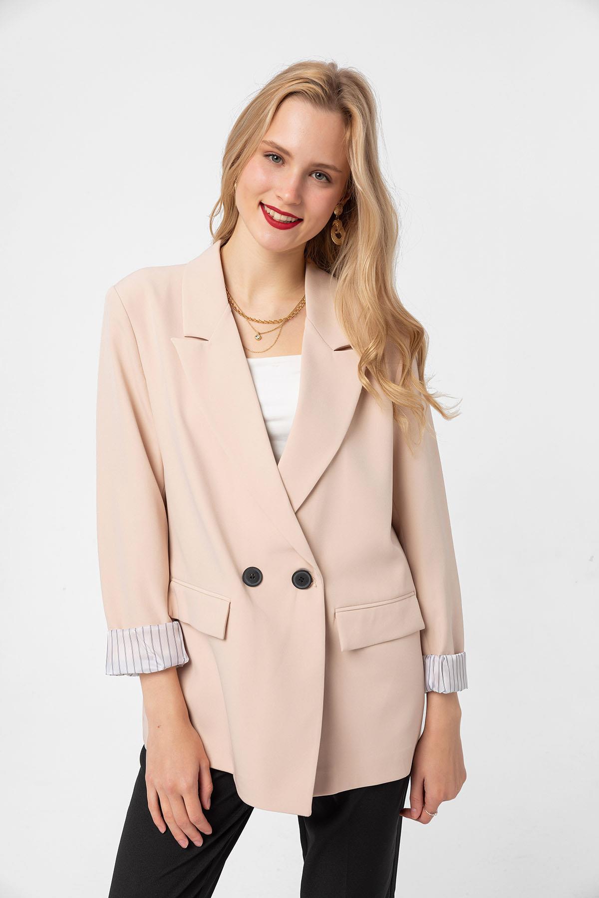 Kadın Manşetleri Çizgili Blazer Ceket