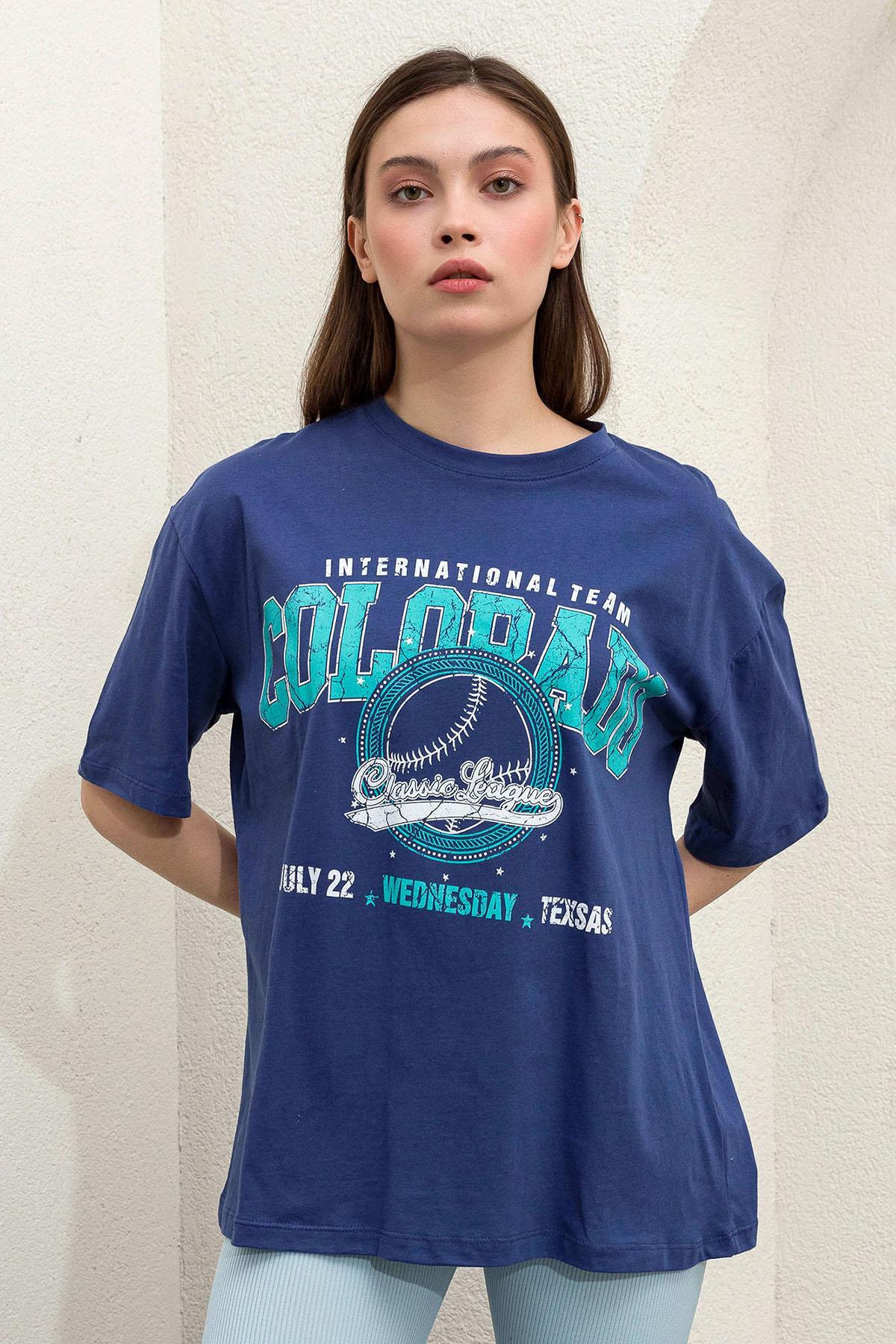 Kadın Önü Baskı Detaylı Oversize Tişört