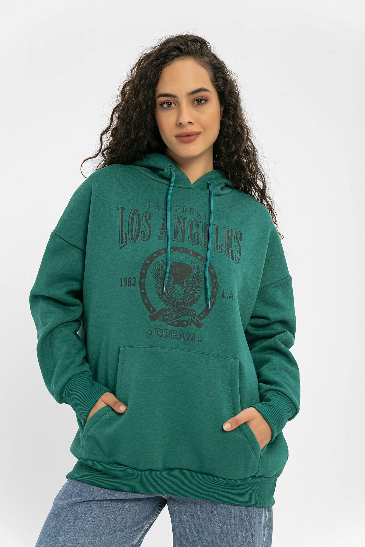 Kadın Önü Baskılı Kapüşonlu Kanguru Cepli Üç İplik Sweatshirt