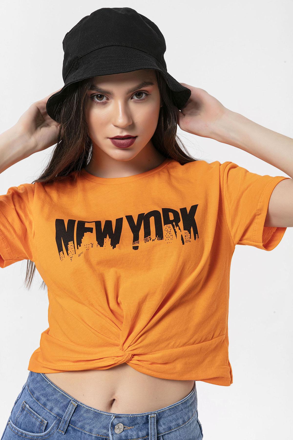 Kadın Önü Büzgü Detaylı Baskılı T-Shirt