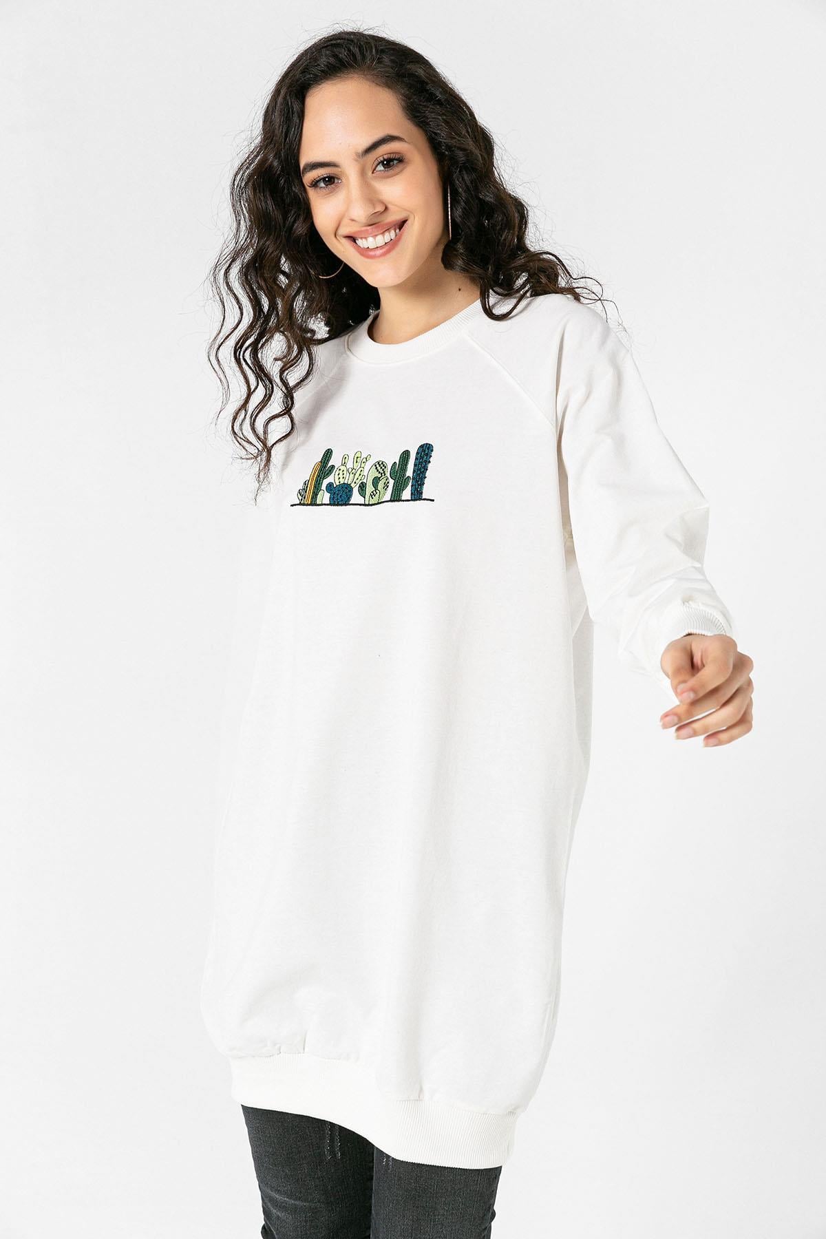 Kadın Önü Nakışlı Uzun Sweatshirt