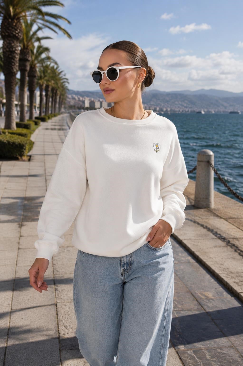 Kadın Papatya Nakışlı Şardonlu Üç İplik Sweatshirt 265133 -