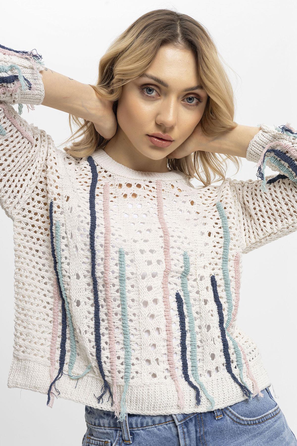 Kadın Renkli Nakış Detaylı Triko Örme Kazak