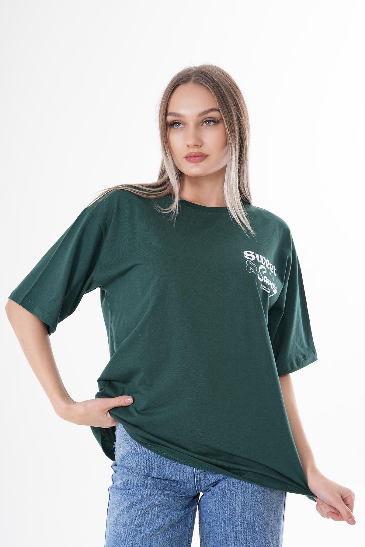 Kadın Sırt Baskı Detaylı Bisiklet Yaka Oversize Tişört 250113 -