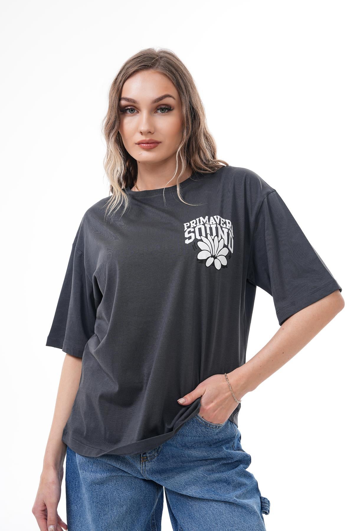 Kadın Sırt Baskı Detaylı Bisiklet Yaka Oversize Tişört 250116 -