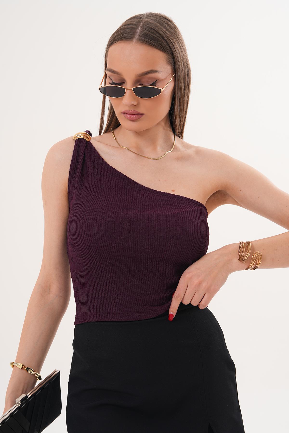 Kadın Tek Omuz Askılı Tokalı Kısa Bluz - 260109