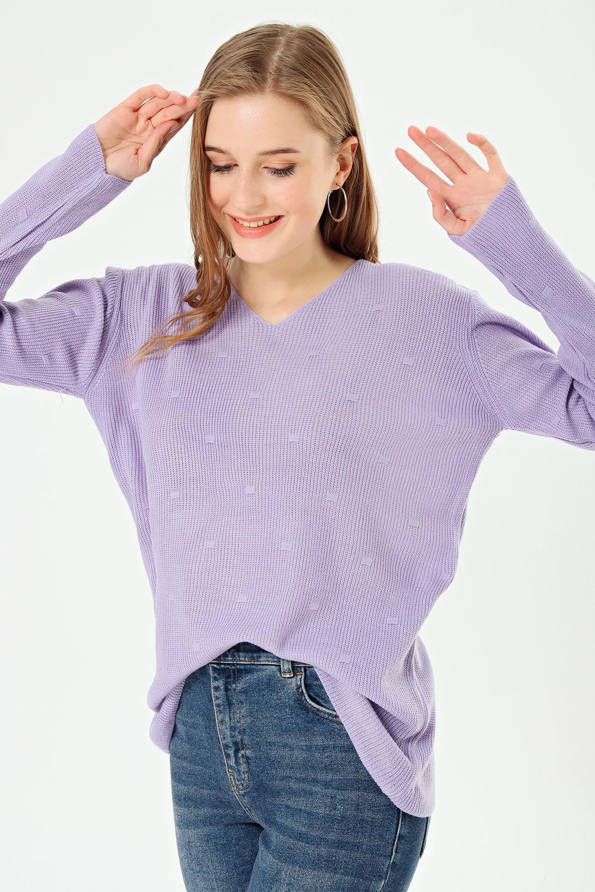 Kadın V Yaka Desenli İnce Triko Örme Kazak