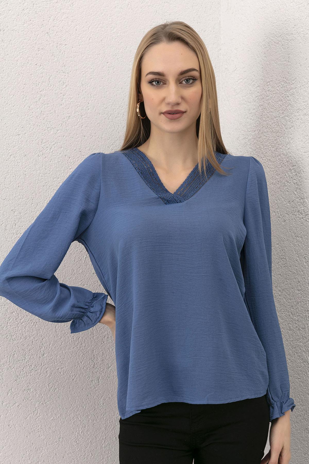 Kadın Yakası Dantel Detaylı Uzun Kol Bluz