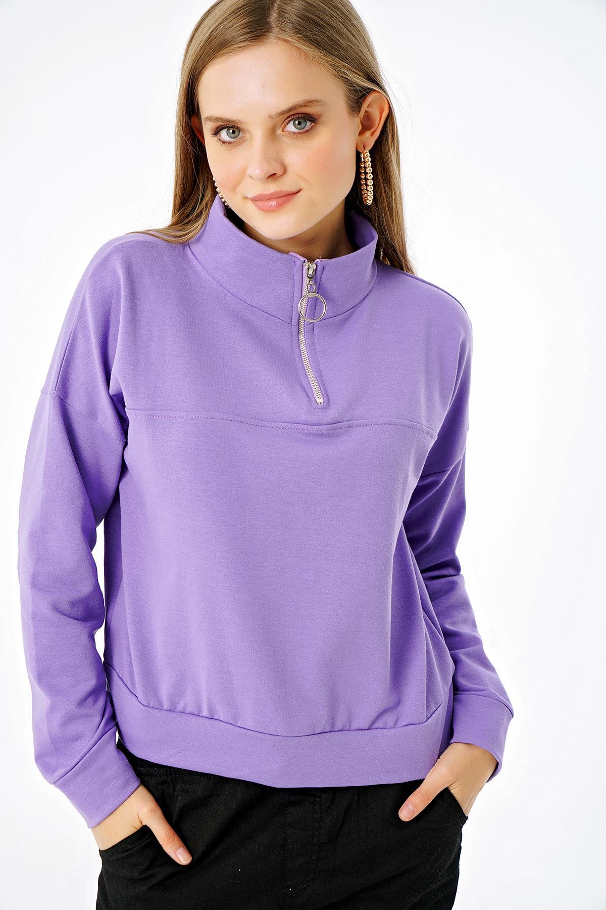 Kadın Yakası Fermuarlı Dik Yaka Sweatshirt